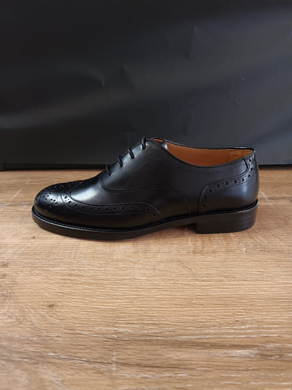 Derby Brogue in Black